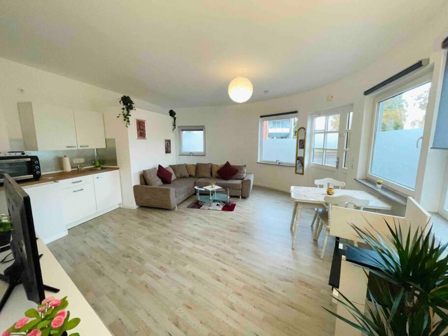 Schoenes Bungalow, Check-In Kontaktlos, Zentral Duisburg Exteriör bild